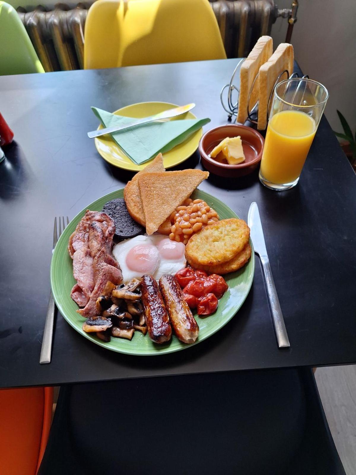 Todmorden Bed & Breakfast - The Toothless Mog Walsden Екстериор снимка