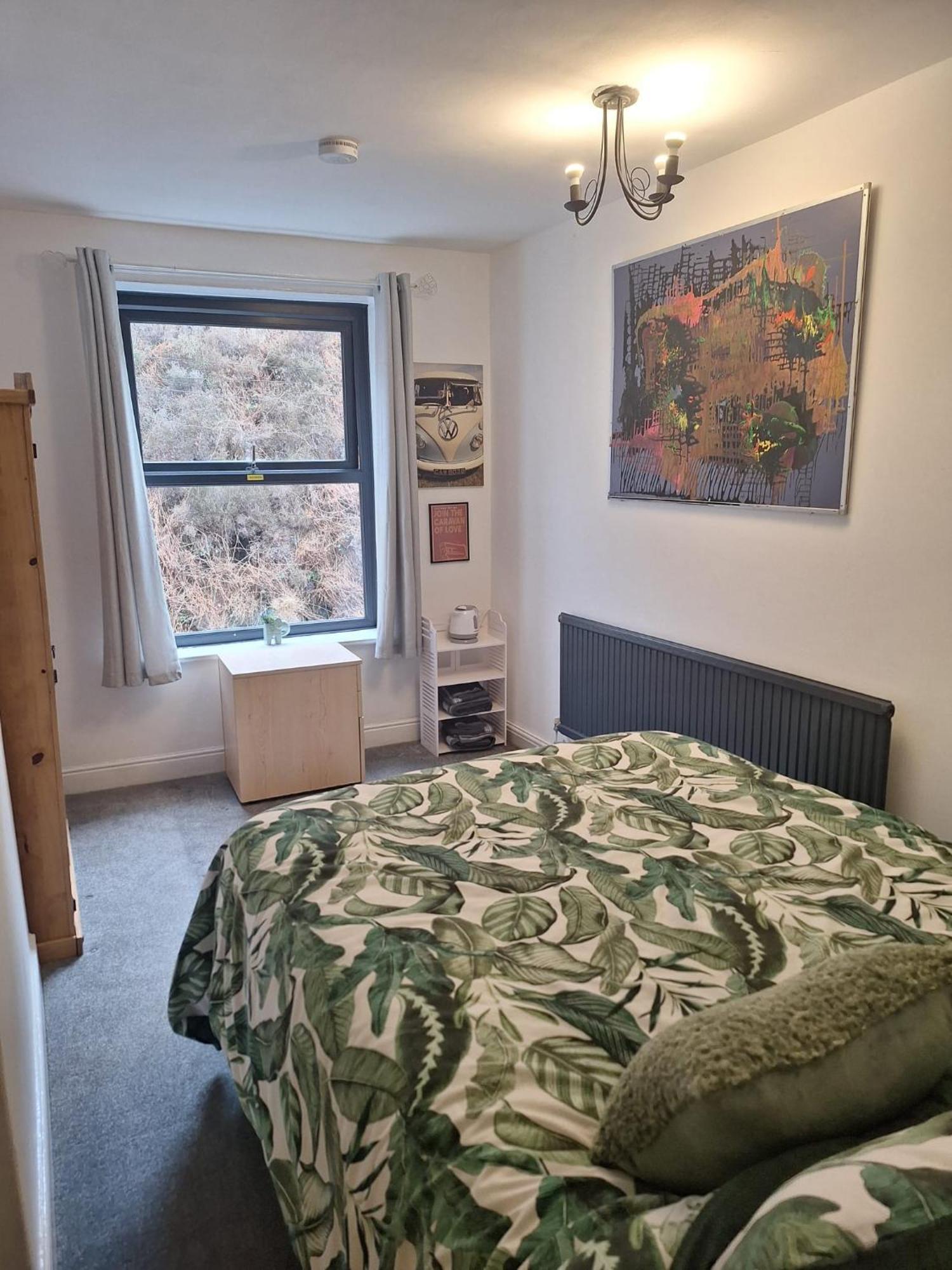 Todmorden Bed & Breakfast - The Toothless Mog Walsden Екстериор снимка