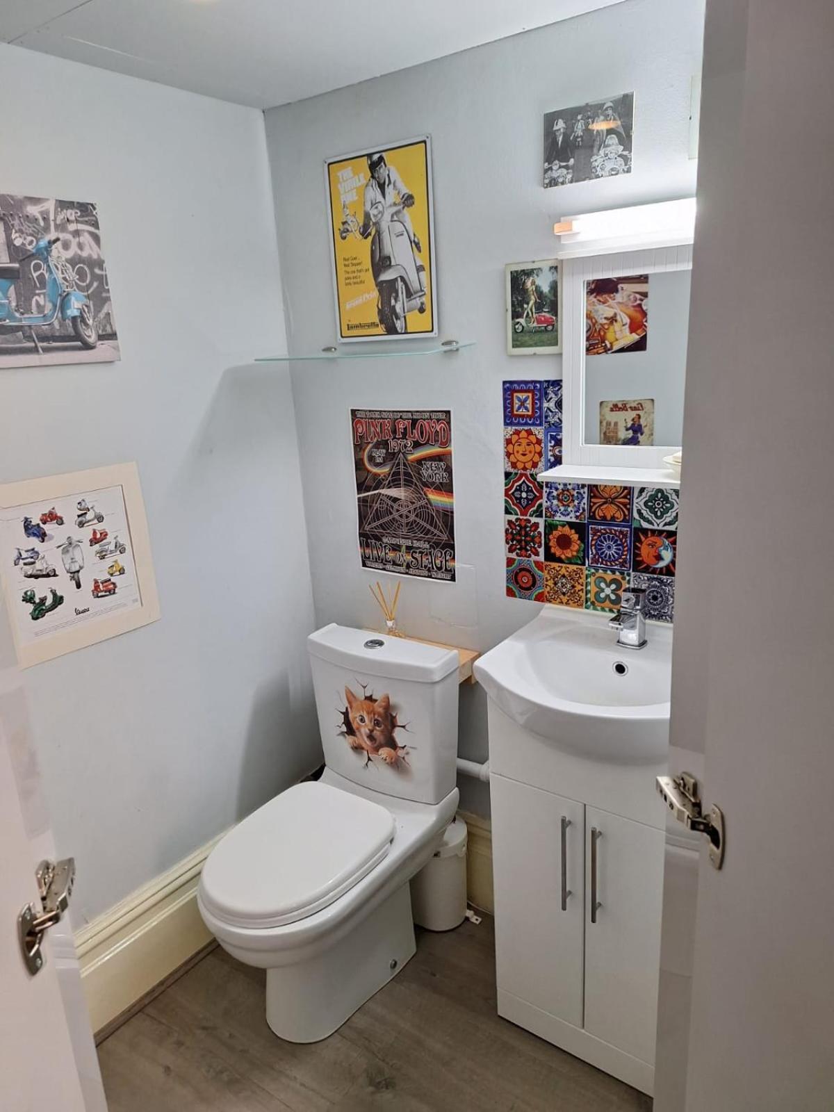 Todmorden Bed & Breakfast - The Toothless Mog Walsden Екстериор снимка
